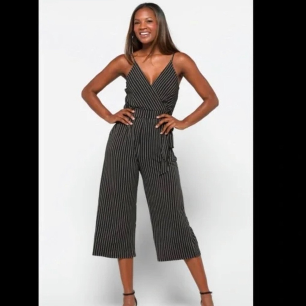 Kaileigh Jumpsuit. Size Medium.